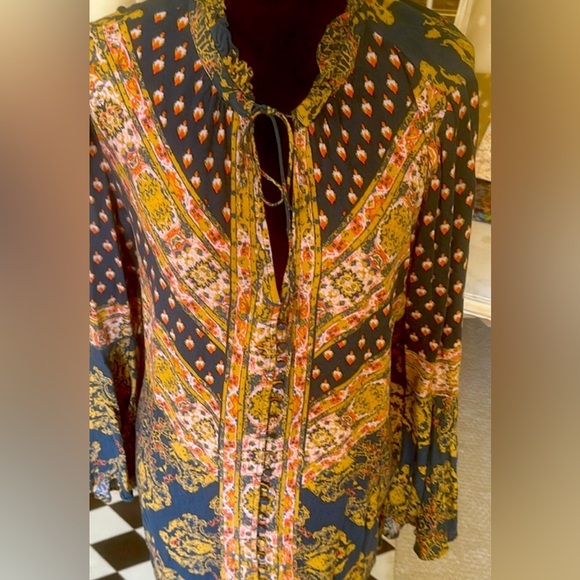 Size medium/ good condition/ brand Free people - Picture 4 of 4